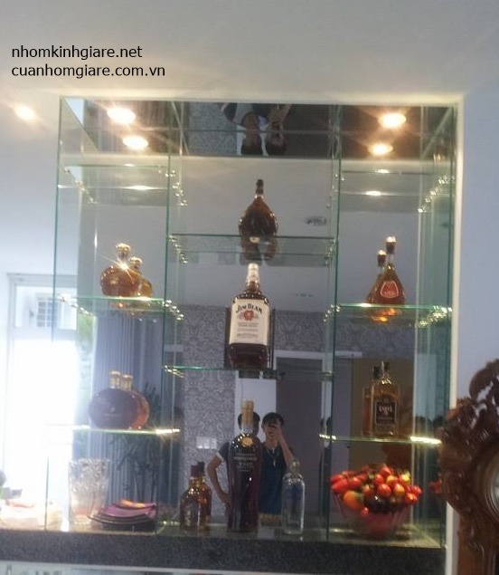 tủ kính trưng bày sản phẩm