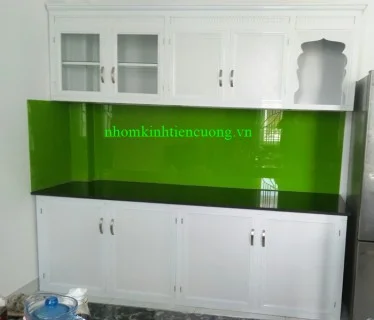 tu-bep-nhom-kinh-dep.jpg