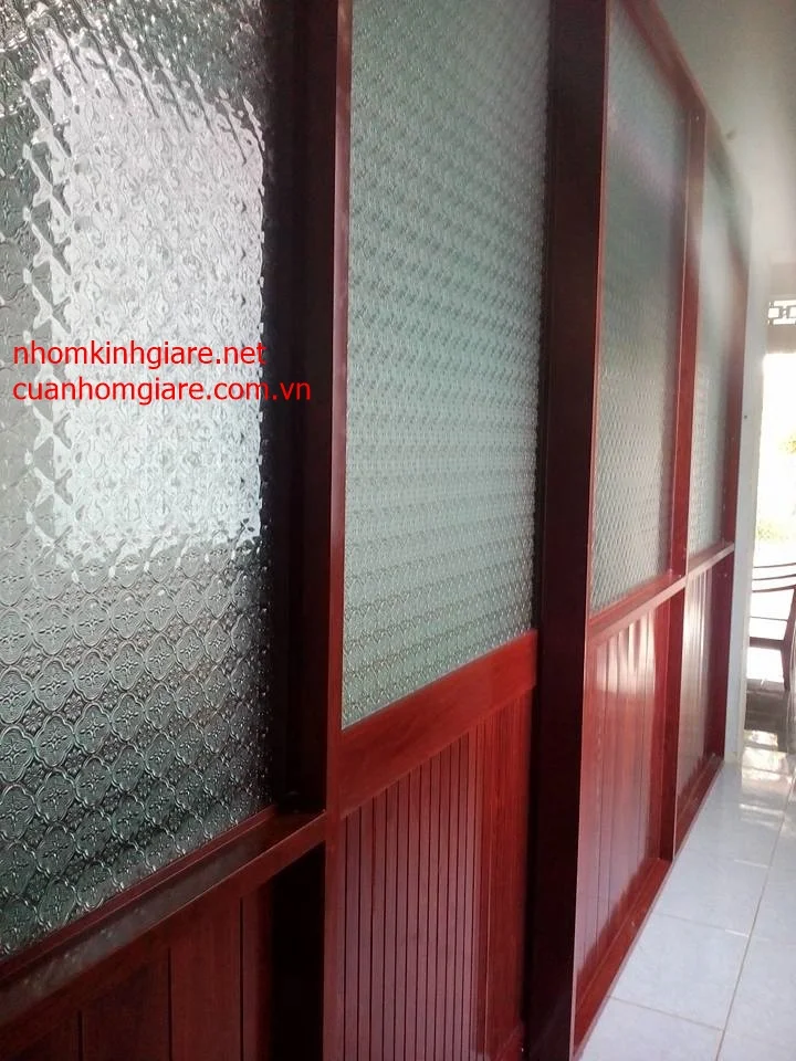 vach-ngan-nhom-kinh-tien-cuong