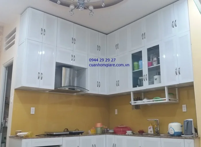 Tủ bếp nhôm kính Tân Bình 1