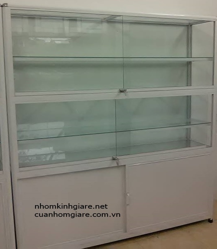 tủ kính bán hàng có tốt không