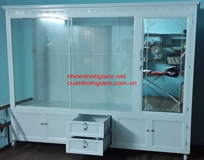 Tủ quần áo âm tường bằng nhôm kính 1