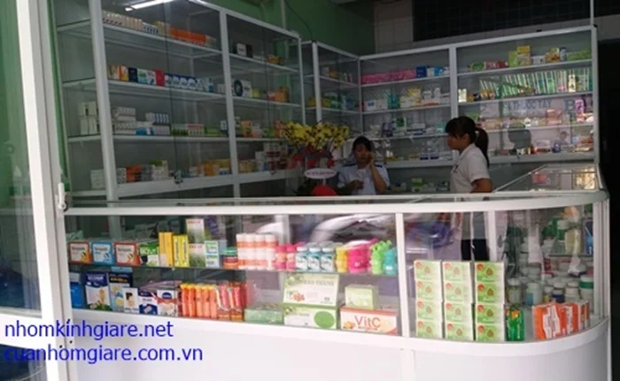 Mua tủ thuốc tây cũ với giá rẻ 1