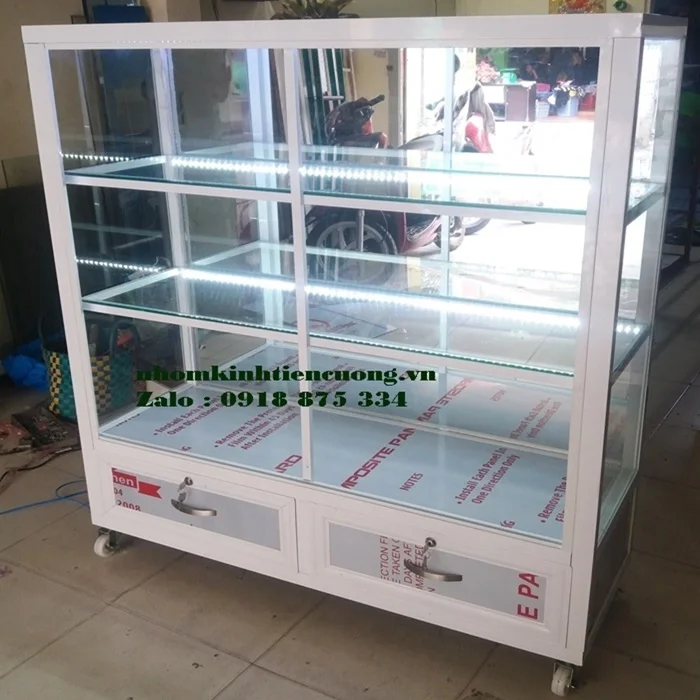 Mẫu tủ kính bán hàng mỹ phẩm 2