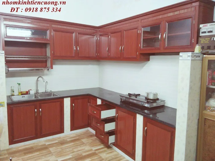 Báo giá tủ bếp nhôm kính vân gỗ 5