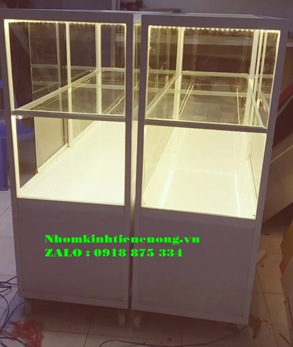 Tủ nhôm kính bán hàng ăn 2