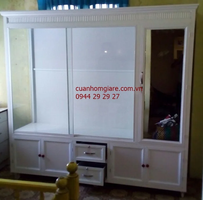 Tủ quần áo âm tường bằng nhôm kính 3