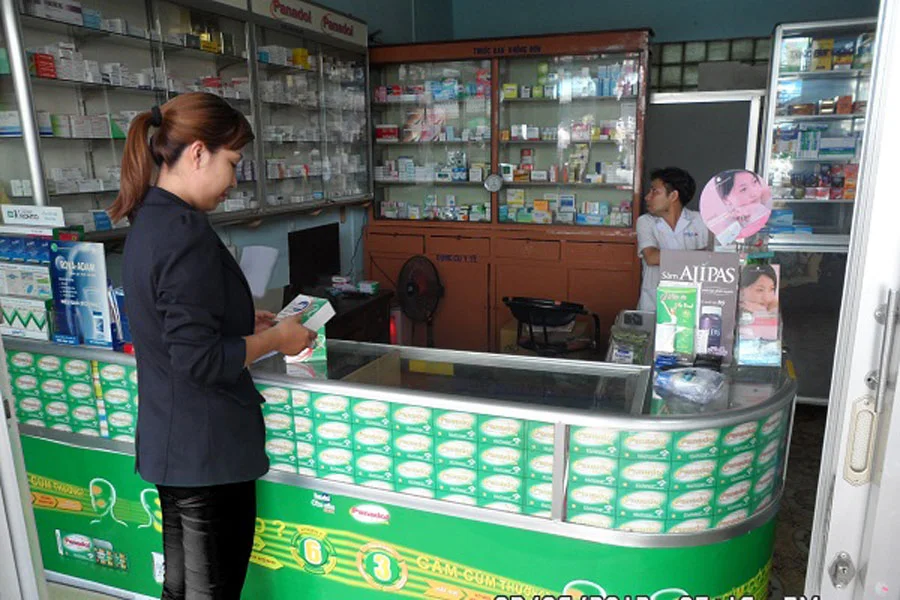 Tủ trưng bày thuốc tây 3