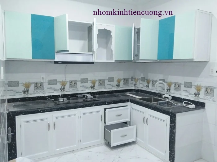 Mẫu tủ bếp nhôm kính đẹp 3