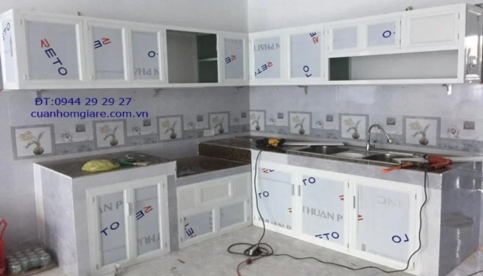 Tủ bếp nhôm kính giá rẻ 3