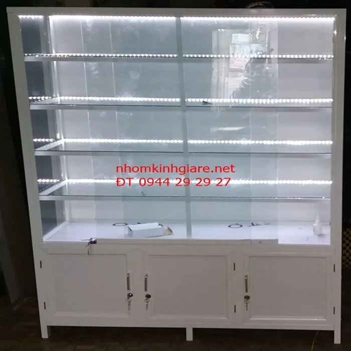 Làm tủ kính bán hàng 3