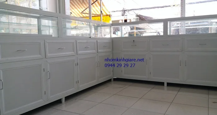 Địa chỉ chuyên đóng tủ thuốc tây 3