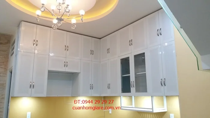 Tủ bếp bằng nhôm kính cao cấp 2
