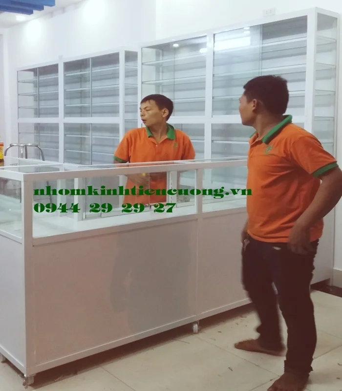 Mẫu tủ bán thuốc tây 1