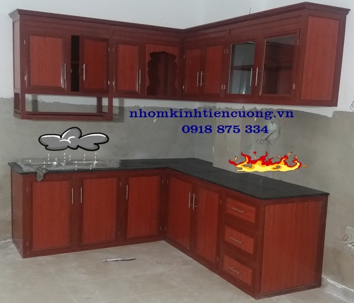 Tủ bếp nhôm kính màu vân gỗ 1