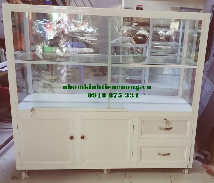 Tủ kính bán hàng loại nhỏ 3