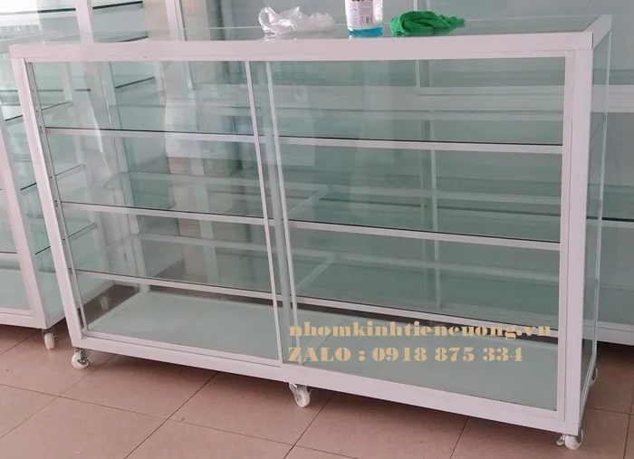 Tủ kính bán hàng đẹp 1