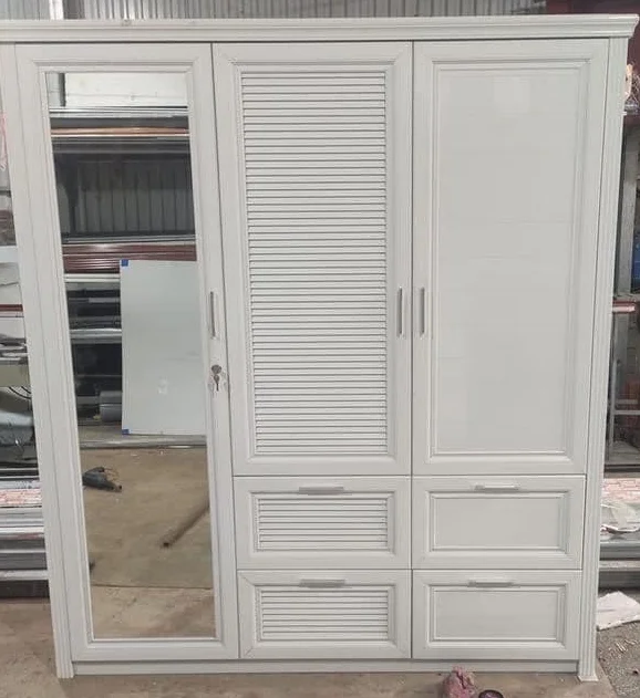 Các mẫu tủ quần áo bằng nhôm kính đẹp 1
