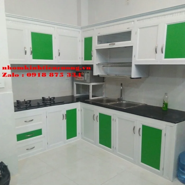 Tủ bếp nhôm kính màu trắng 3