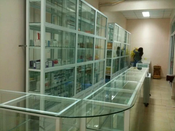 Mẫu tủ bán thuốc tây 2