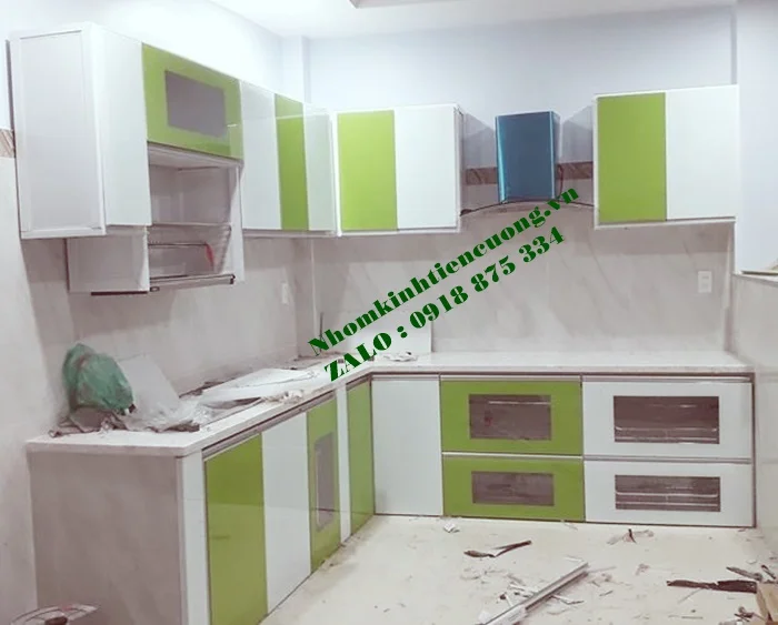 Mẫu tủ bếp nhôm kính đẹp 2