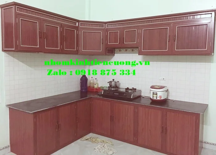 Tủ bếp nhôm kính vân gỗ 2