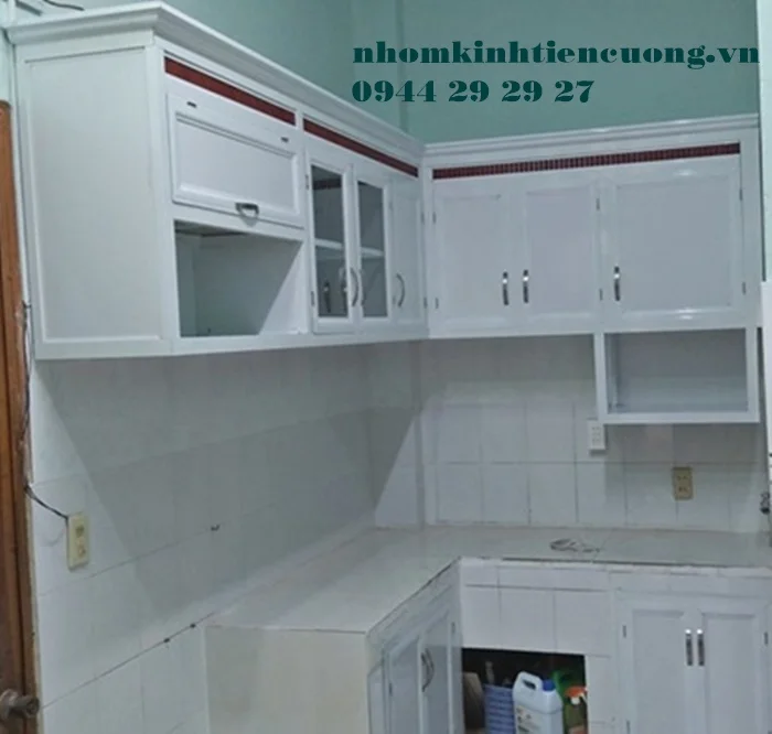 nhom-kinh-tien-cuong-thi-cong-cua-tu-vach-ngan-kinh-cuong-luc