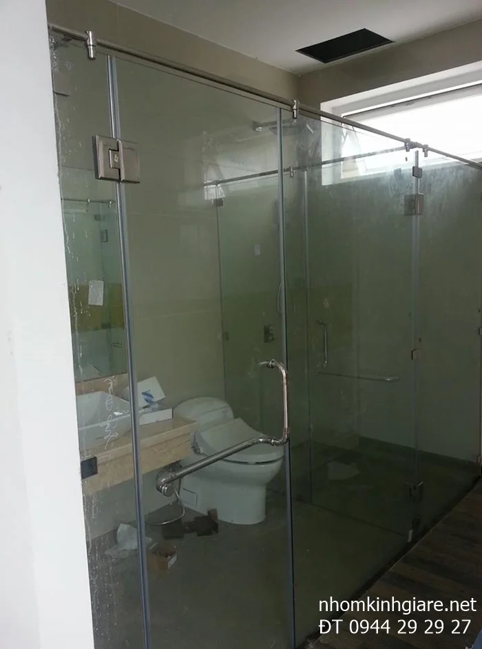 Vách kính nhà tắm 3