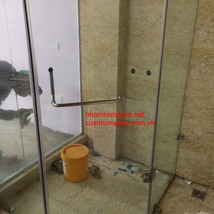 Vách kính nhà tắm 8