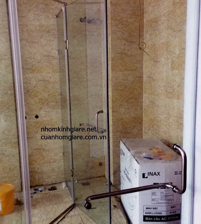 Vách kính nhà tắm 4