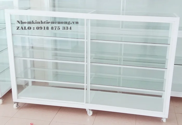Tủ kính trưng bày 1