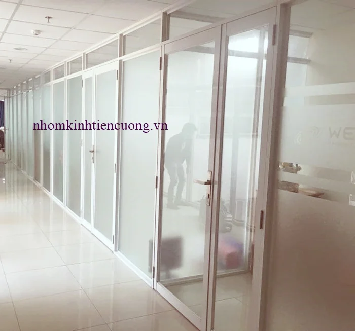 Vách kính khung nhôm báo giá thi công 4