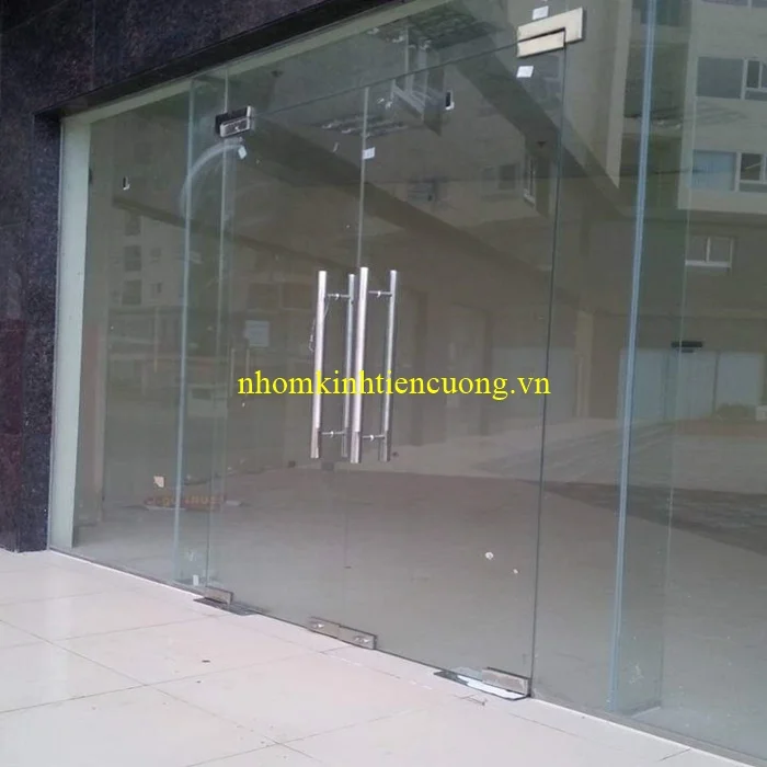 Cửa kính cường lực 4