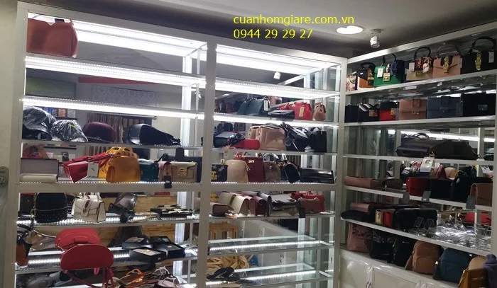 Tủ kệ trưng bày 4