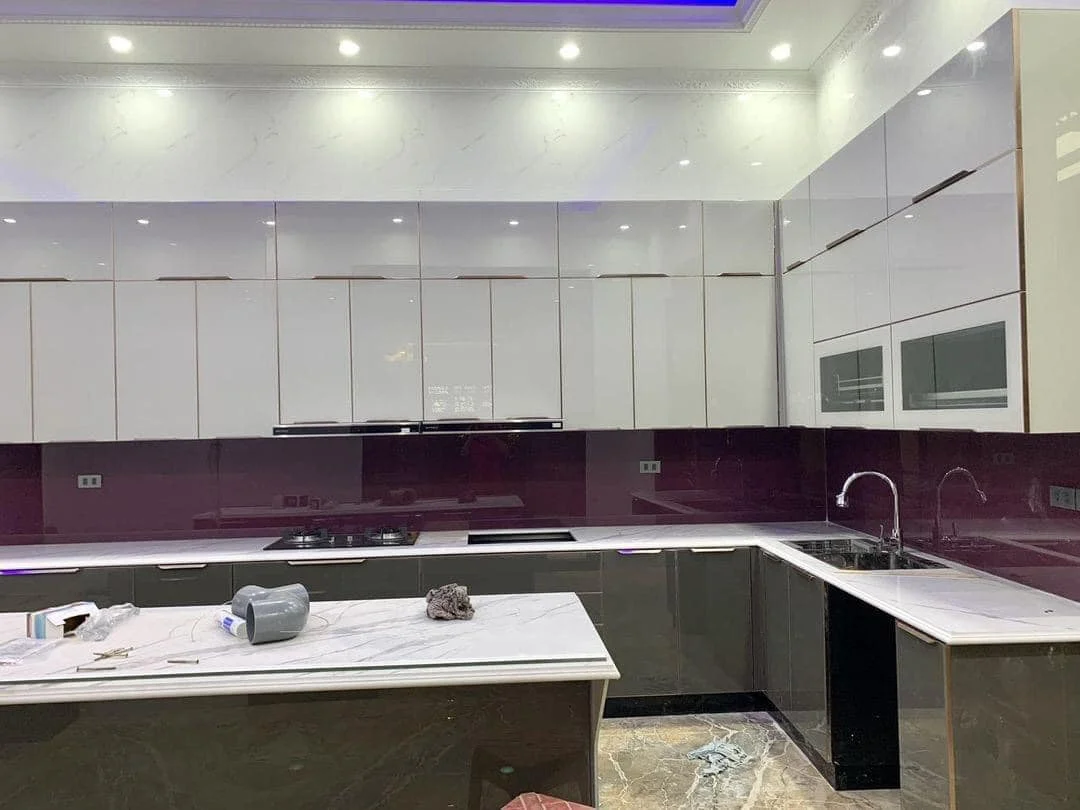 Tủ bếp nhôm cánh kính 6