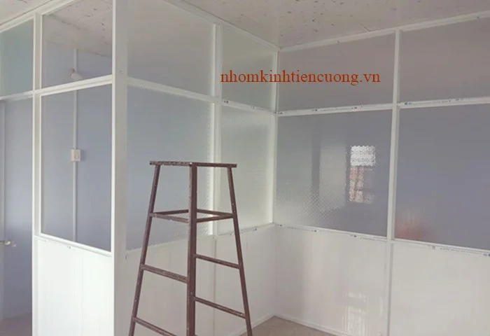 Vách ngăn phòng ngủ nhôm kính 2